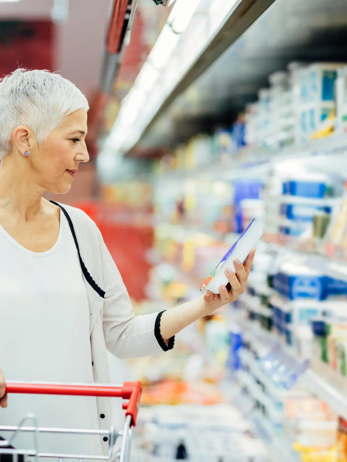Frau im Supermarkt