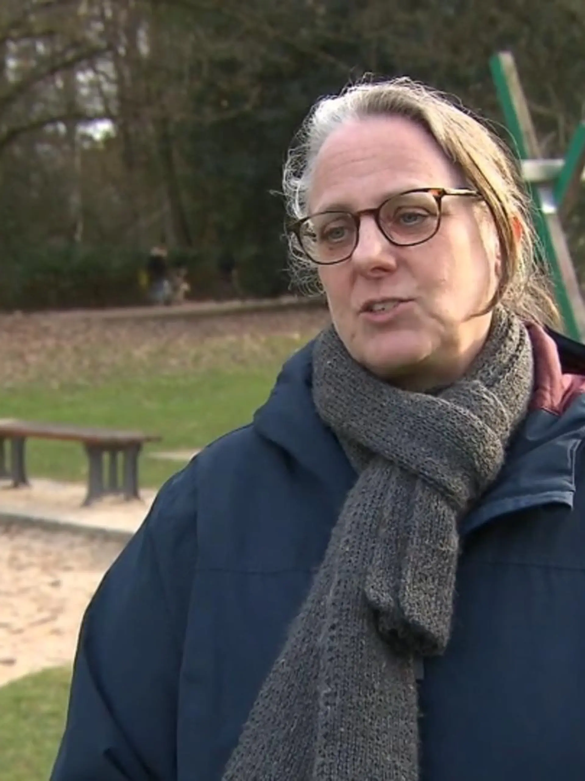 Wir alle wünschen uns doch wirklich nur die beste Betreuung für unsere Kinder. In Frankfurt herrscht jedoch ein enormer Fachkräftemangel im U3-Bereich. Kaum verwunderlich, denn für die Leistung einer Tagesmutter fällt die Bezahlung seit Jahren eher mau aus. Warum sich daran jetzt dringend etwas ändern muss und wie die Tagesmütter vorgehen wollen, im Video.