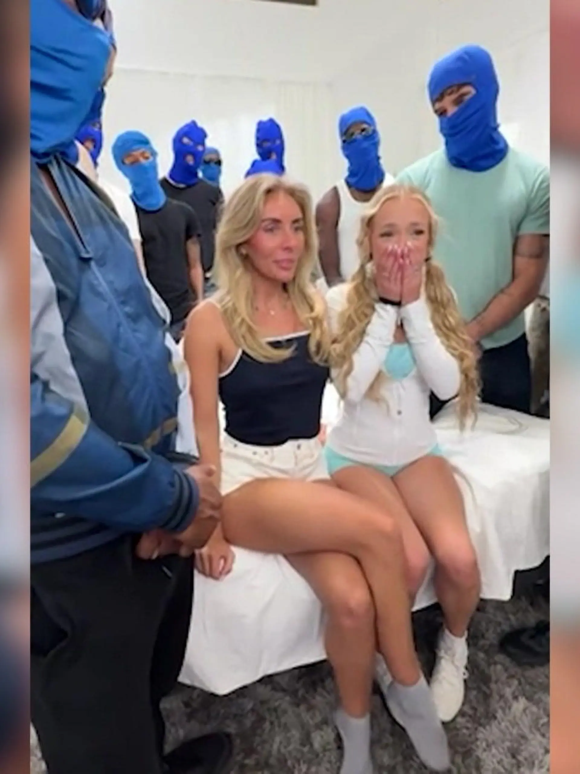 Bild zu: "Das war ein Sex-Rekord zu viel! Erotik-Plattform OnlyFans schmeißt Pornostar Bonnie Blue raus "