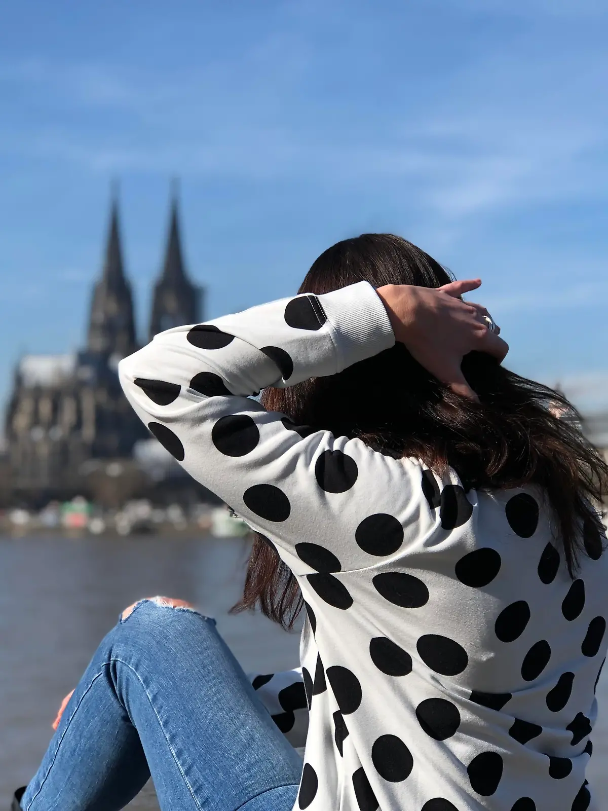Tina Tinderina ist auf der Suche nach der großen Liebe