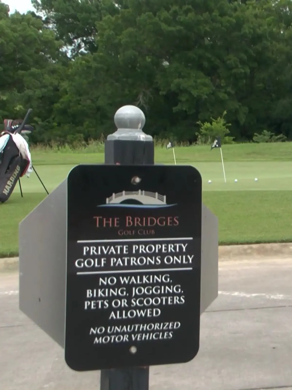 Bei einem Blitzeinschlag in Gunter (Texas, USA) ist ein Golfer gestorben.