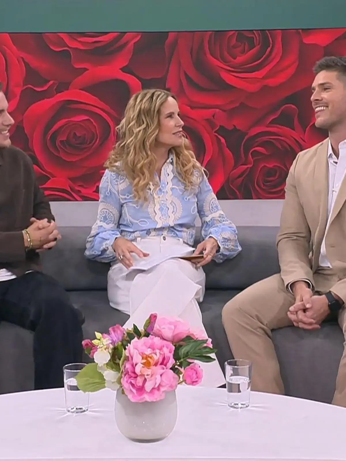 Bild zu: "Katja Burkard erwischt Bachelor Martin Braun in Unterhose"