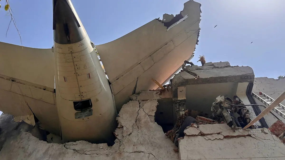 epi_227917179_REUTERSFOTO_2025-06-12T114502Z 181843810 RC2Z0FARYIQ3 RTRMADP 3 INDIA-CRASH.JPG_Air India plane cras.jpg