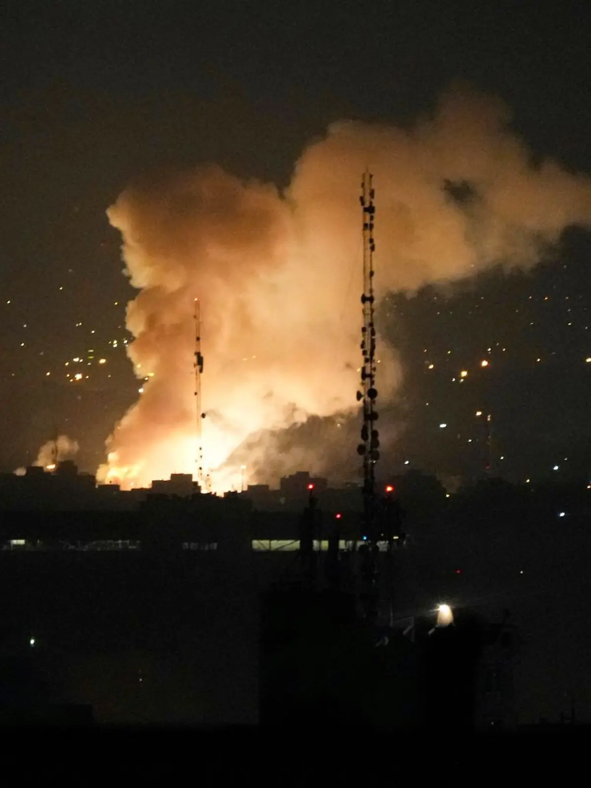 Bild zu: "Iran schlägt mit Drohnen gegen Israel zurück "