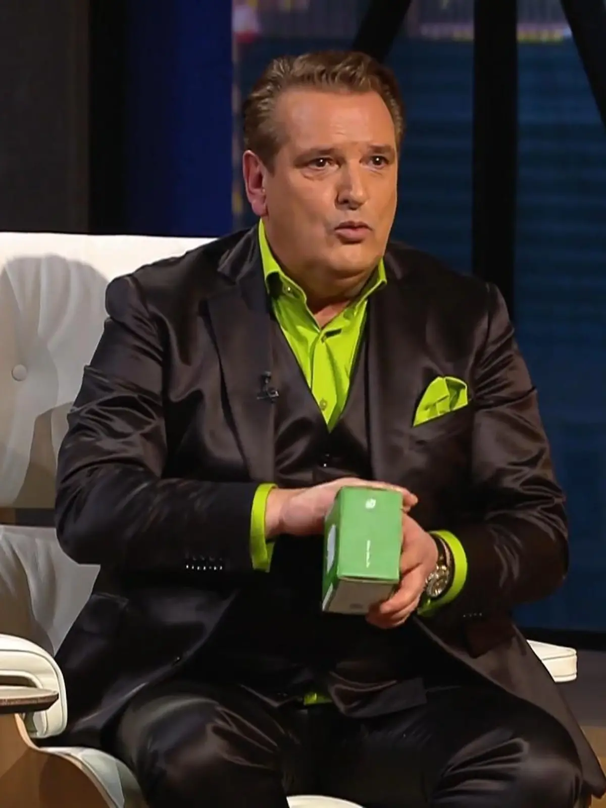 Bild zu: "Wer sichert sich den Deal?"