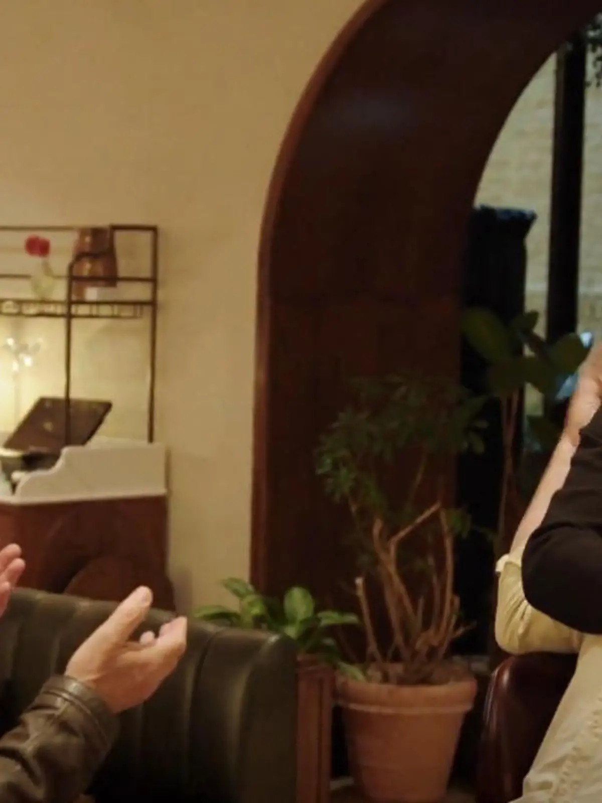 Bild zu: "Gennaro trifft seine beiden Ziehsöhne Tim und Jamie"