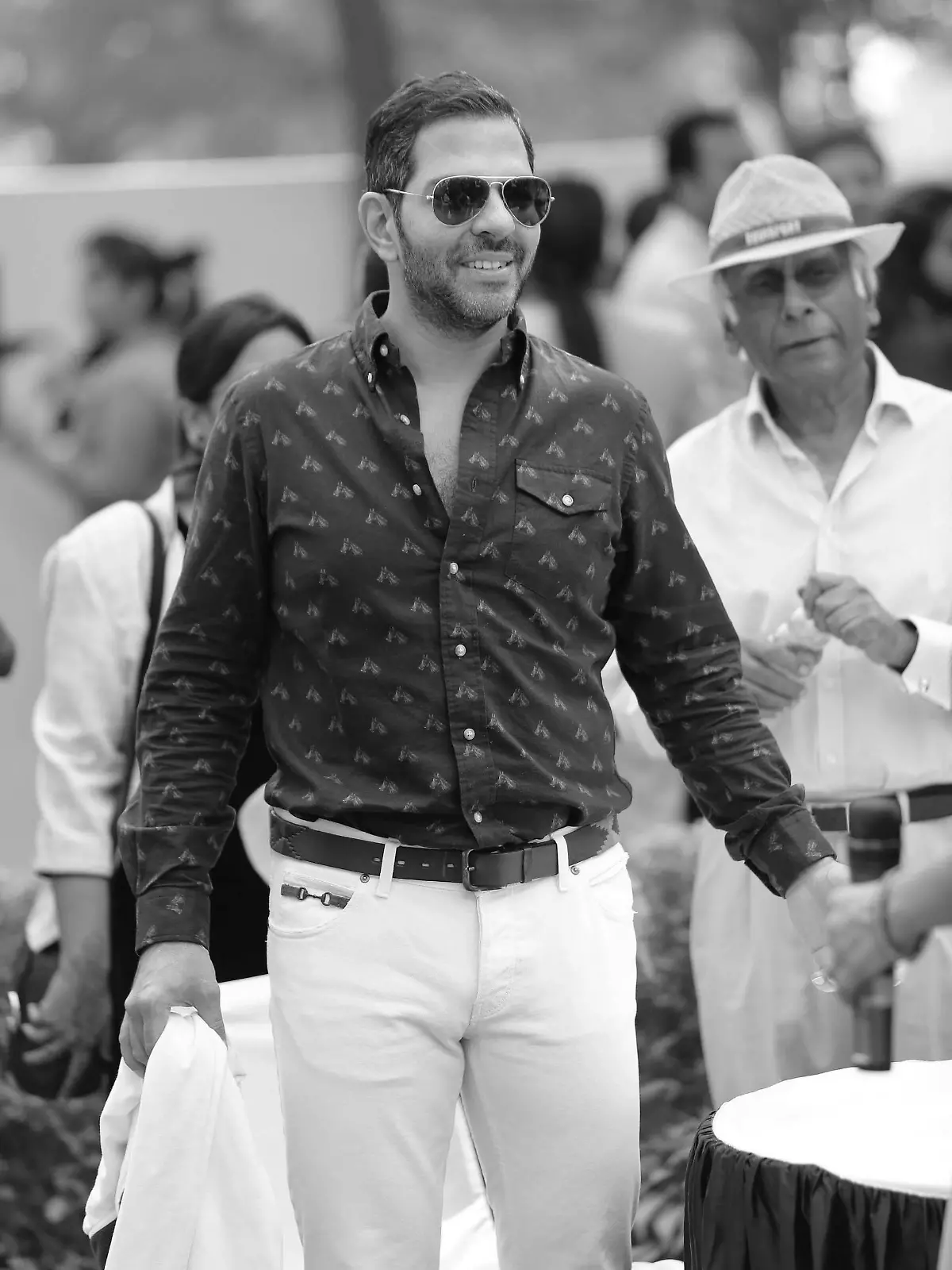 Sunjay Kapur, ein Polo-Kumpel von Prinz William, soll an den Folgen eines Bienenstichs gestorben sein.