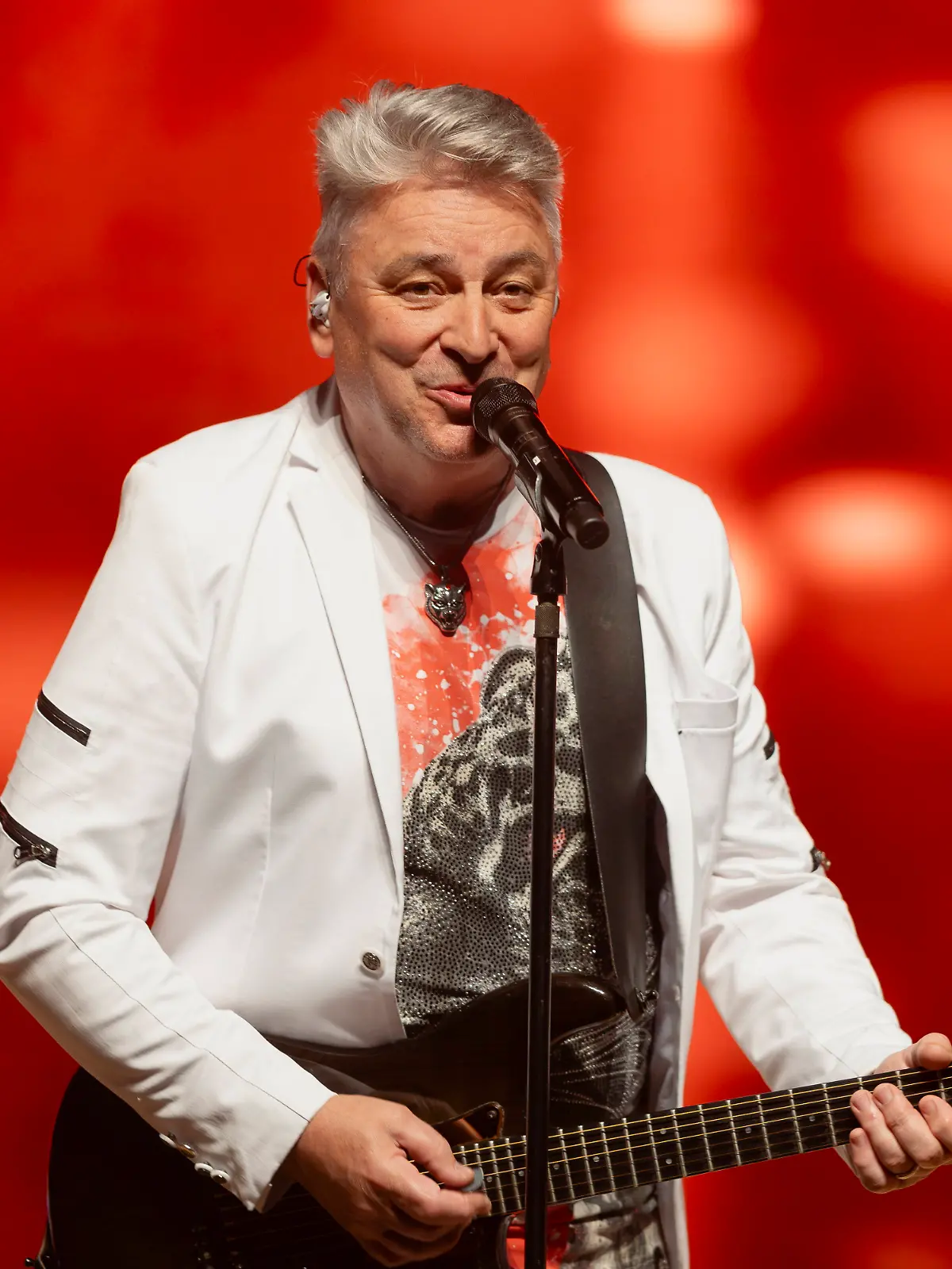 Dietmar Ganshofer, Sänger der österreichischen Schlagerband „Die Paldauer” 2024 in Dresden