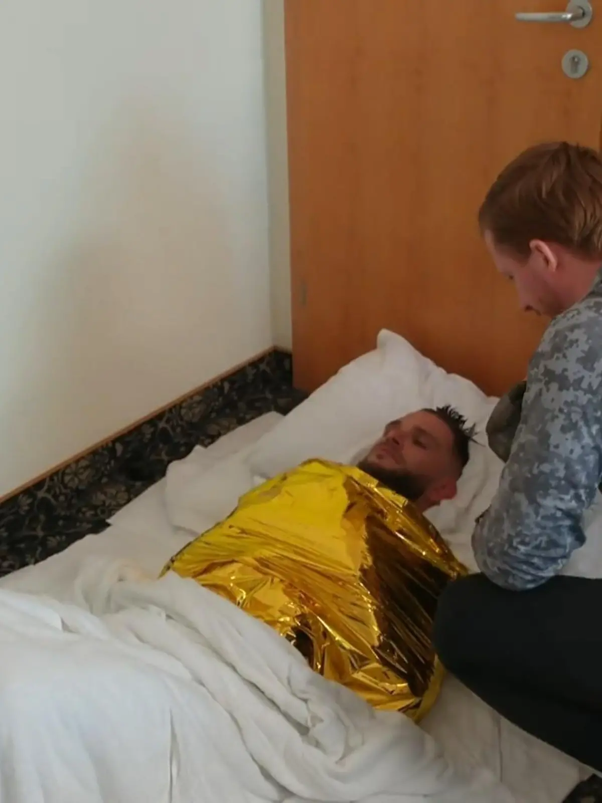 Bild zu: "MMA-Fighter schwitzt sich Kilos runter"