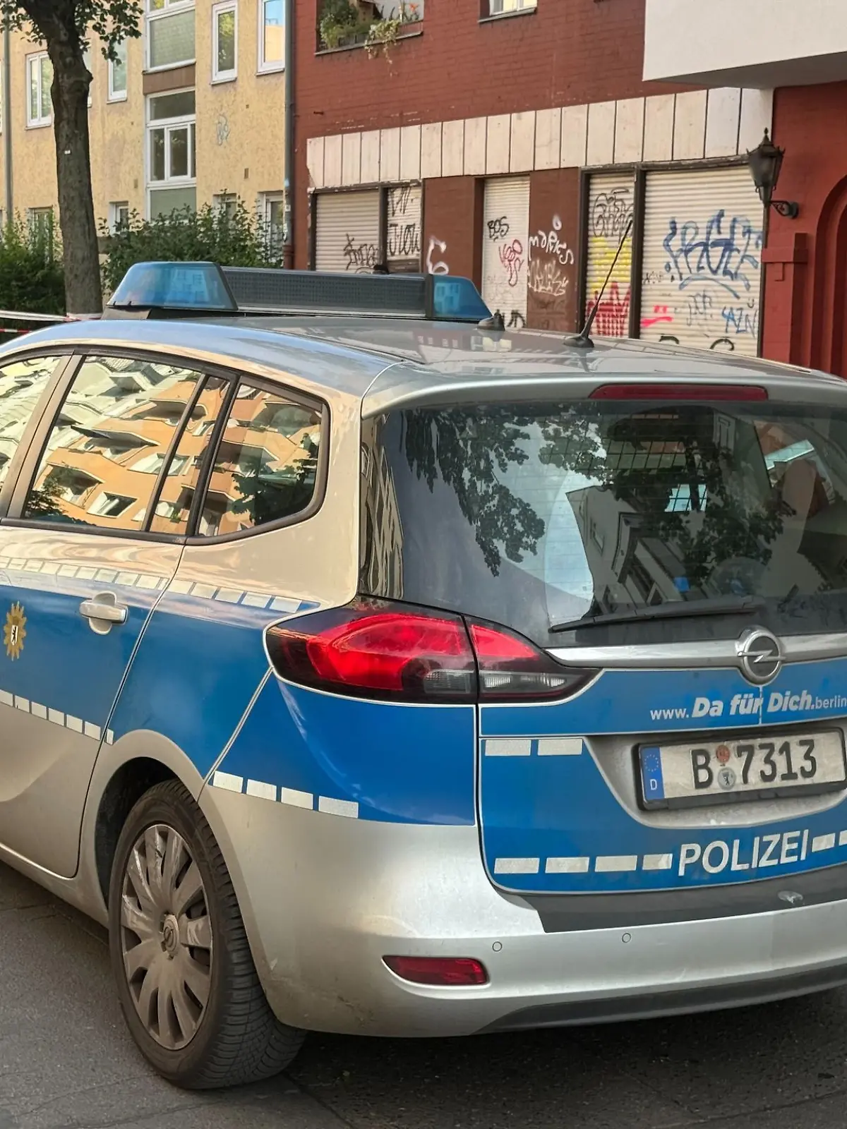 Bild zu: "Berliner Arzt liegt tot in seiner Praxis – Mordkommission ermittelt "