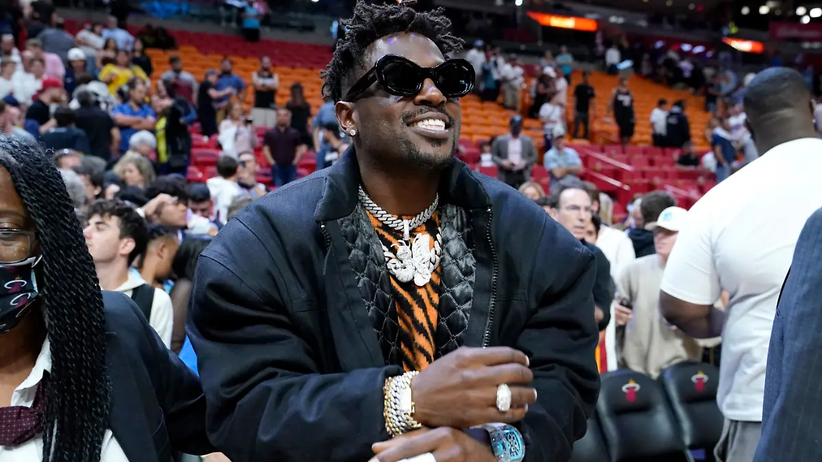 Ex-NFL-Star Antonio Brown im April 2022 am Rande eines NBA-Basketballspiels