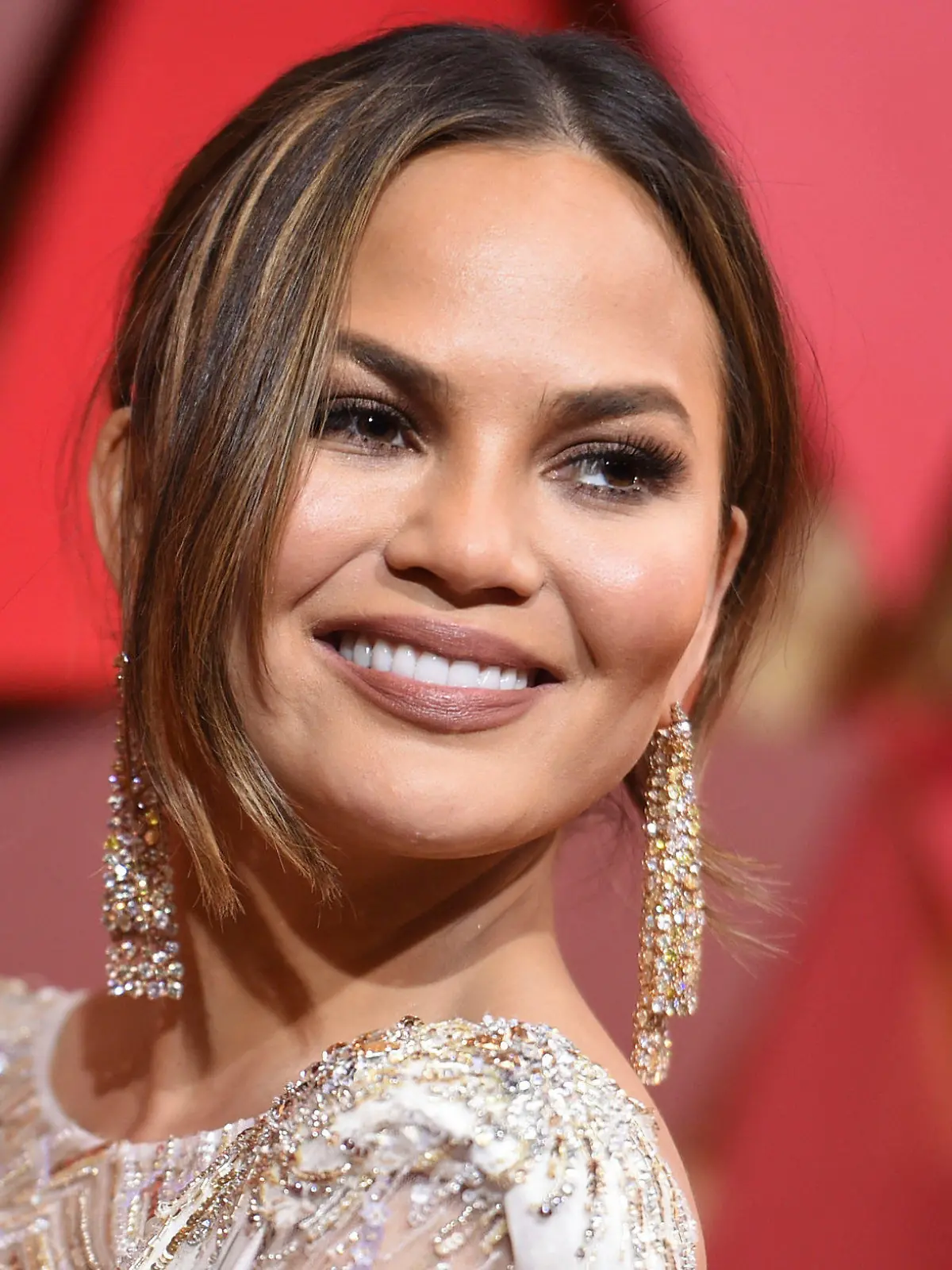ARCHIV - 26.02.2017, USA, Los Angeles: Chrissy Teigen kommt in Hollywood, Los Angeles, USA, zur Verleihung der Oscars 2017, den 89. Academy Awards. (zu dpa "Chrissy Teigen hat ihr zweites Kind auf die Welt gebracht " am 17.05.2018) Foto: Richard Shotwell/Invision/AP/dpa +++ dpa-Bildfunk +++