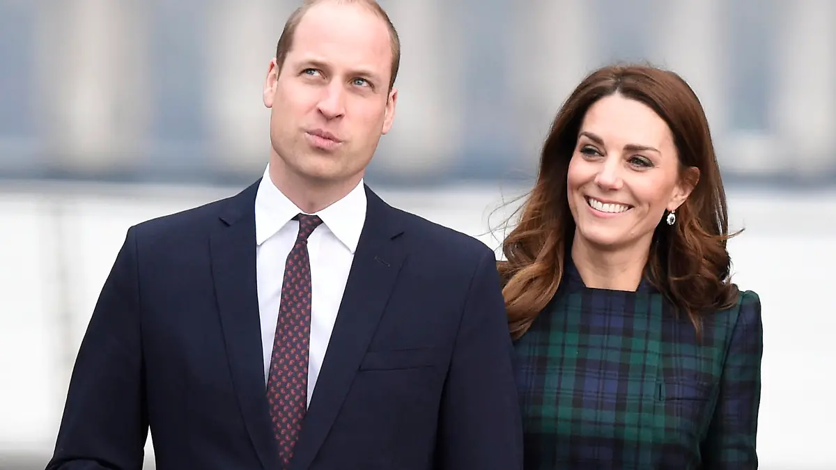 ARCHIV - 29.01.2019, Großbritannien, Dundee: Prinz William und Kate, der Herzog und die Herzogin von Cambridge, kommen im V&A Design-Museum in Dundee an. Die Royals eröffneten damals das Museum offiziell. (Zu dpa "Prinz William und Kate telefonieren mit Klinik-Mitarbeitern") Foto: Ian Rutherford/PA Wire/dpa +++ dpa-Bildfunk +++