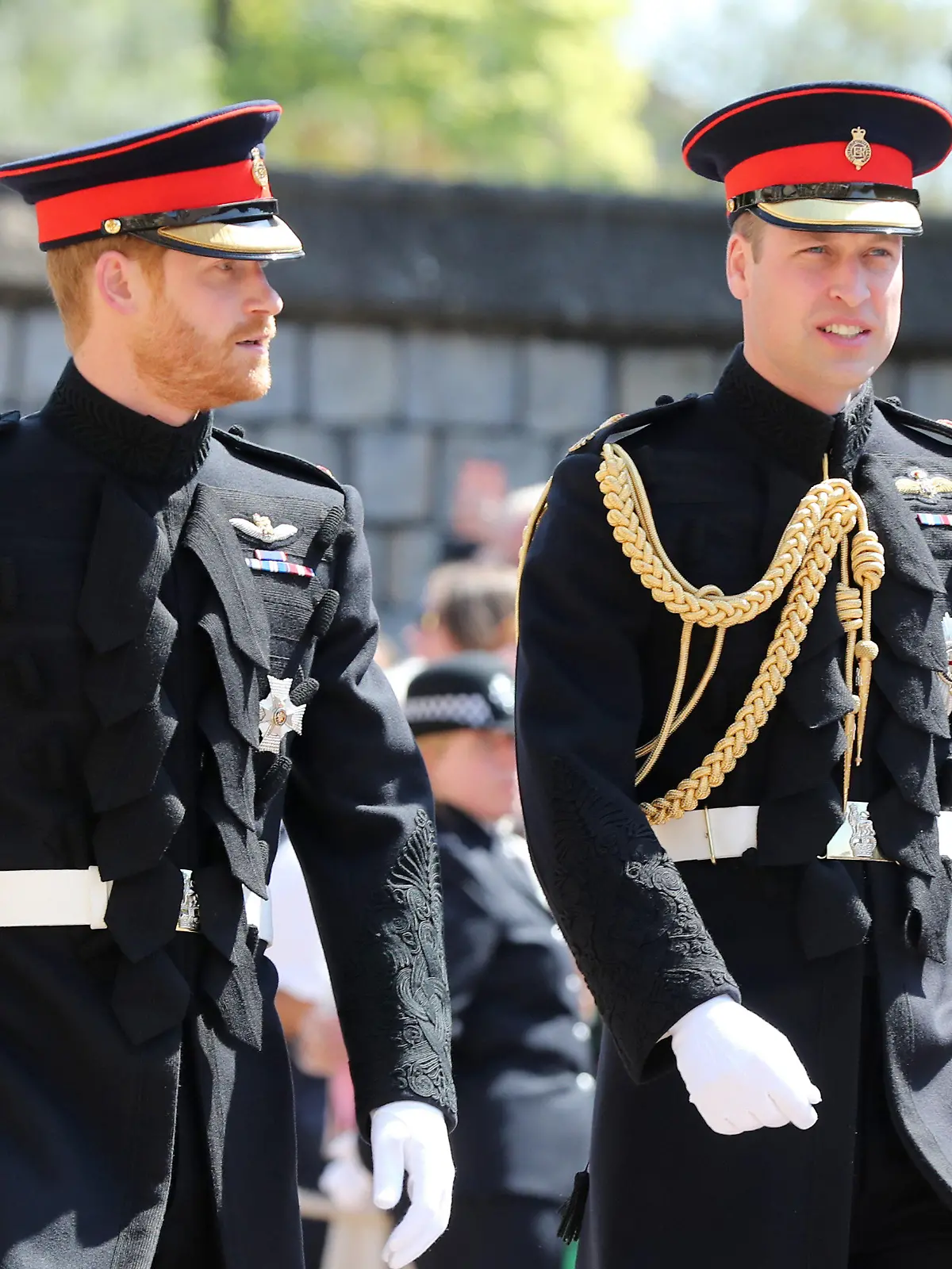19.05.2018, Großbritannien, Windsor: Prinz Harry (l) kommt mit seinem Trauzeugen und Bruder Prinz William zur St.-Georgs-Kapelle. Prinz Harry of Wales heiratet Meghan Markle. Foto: Gareth Fuller/PA Wire/dpa +++ dpa-Bildfunk +++