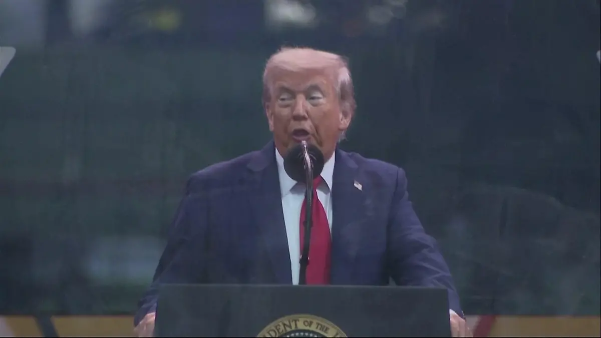 „Größte Streitmacht der Erde“ - Trump prahlt bei Militärparade Anlässlich des 250. Gründungstags der Armee