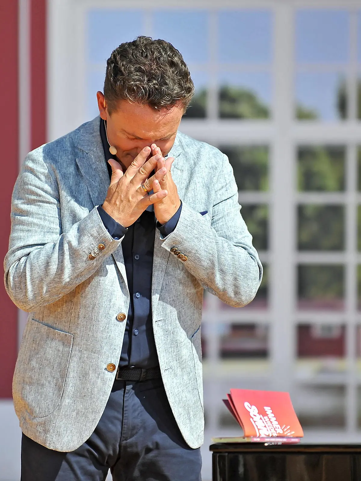 ARD - Immer wieder Sonntags. Moderator Stefan Mross während der ARD - Unterhaltungsshow Immer wieder Sonntags am 04.09.2022 im Europapark Rust. 20220904MWI42333 *** ARD Immer wieder Sonntags host Stefan Mross during the ARD entertainment show Immer wieder Sonntags on 04 09 2022 at Europapark Rust 20220904MWI42333