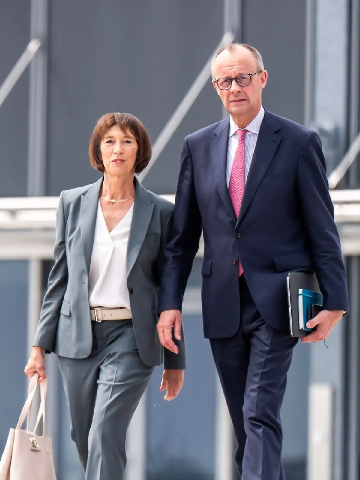 Bild zu: "Charlotte Merz nach Fahrradsturz im Krankenhaus"