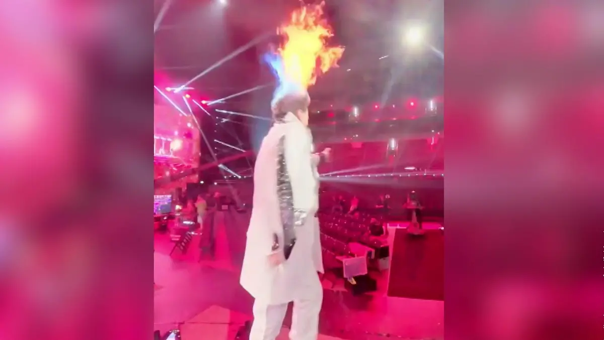 Haare in Flammen! Ehrlich Brothers-Show plötzlich brandgefährlich Kein Zaubertrick!