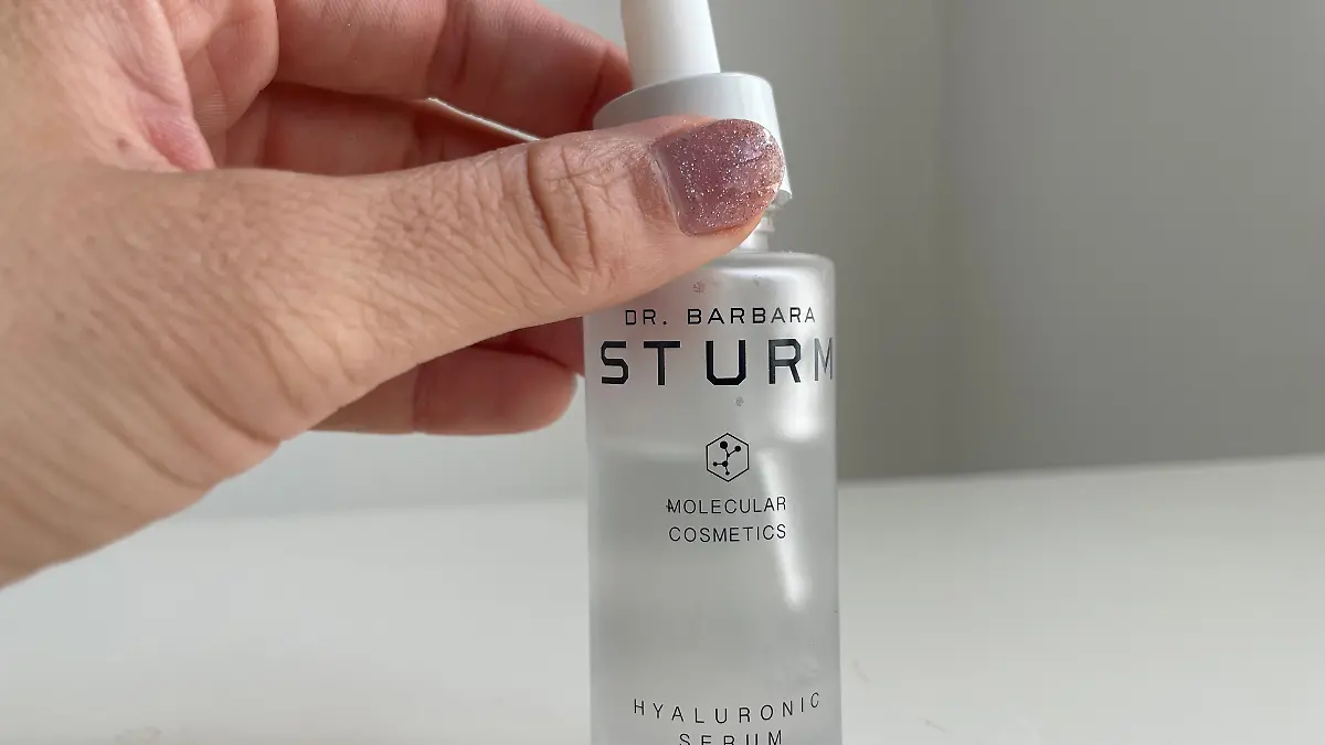 Das Hyaluronic-Serum von Dr. Barbara Sturm im Test. 