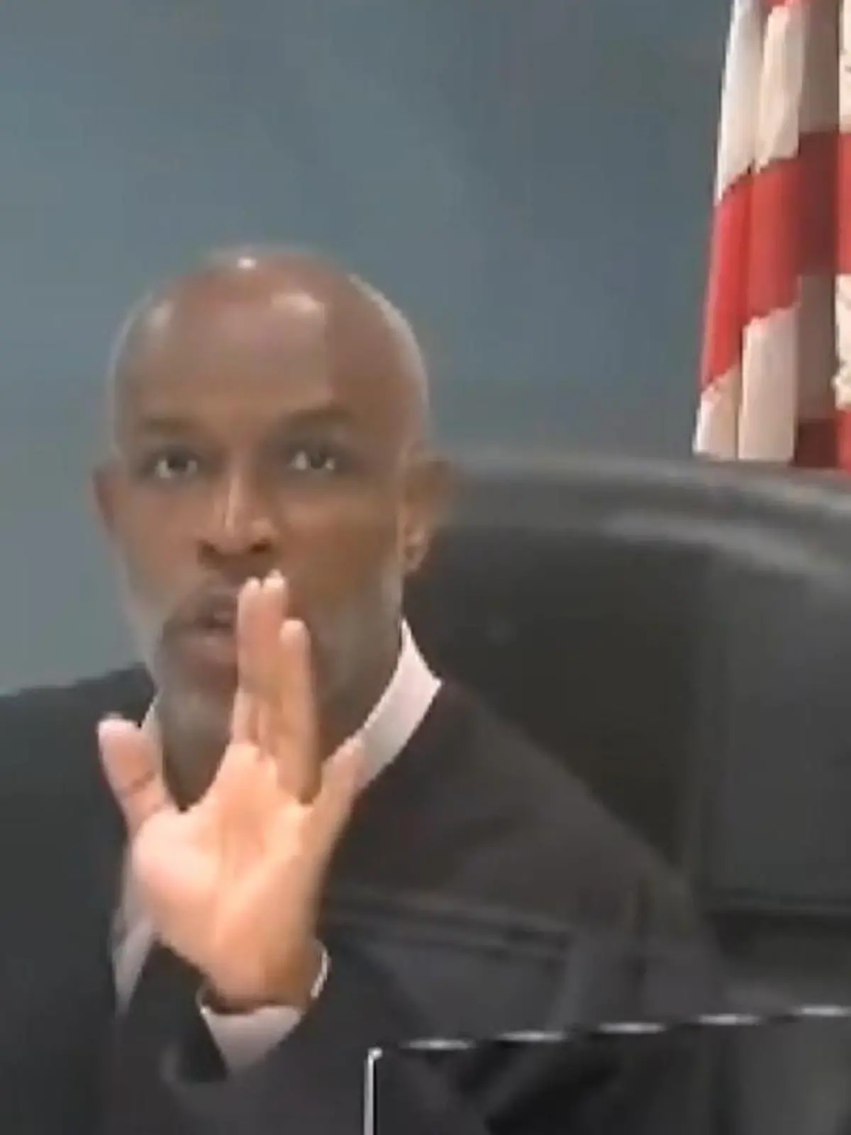 Sandwich vor Gericht! Richter traut seinen Augen nicht 