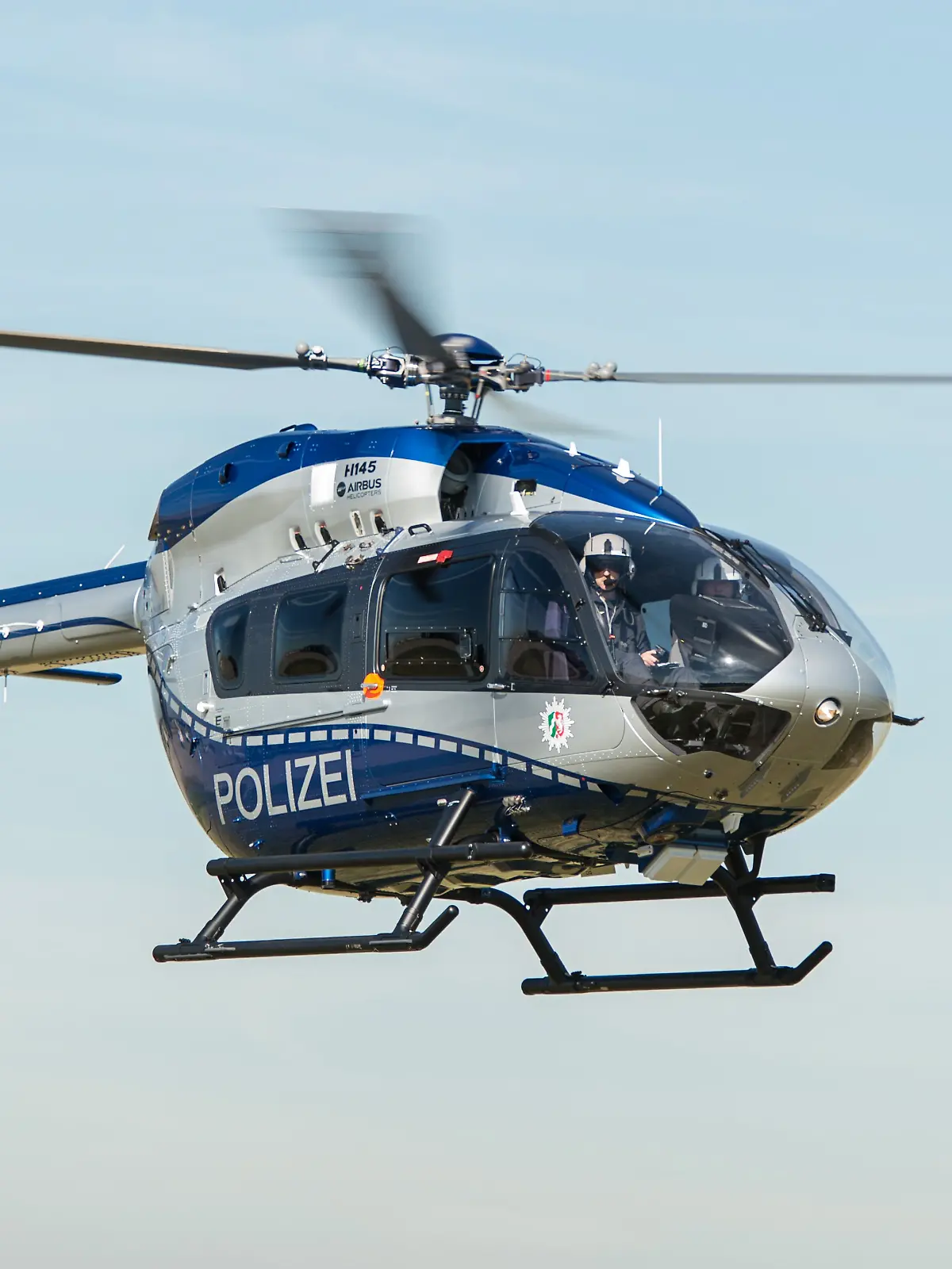 NRW-Polizei stellt neue Hubschrauber vor