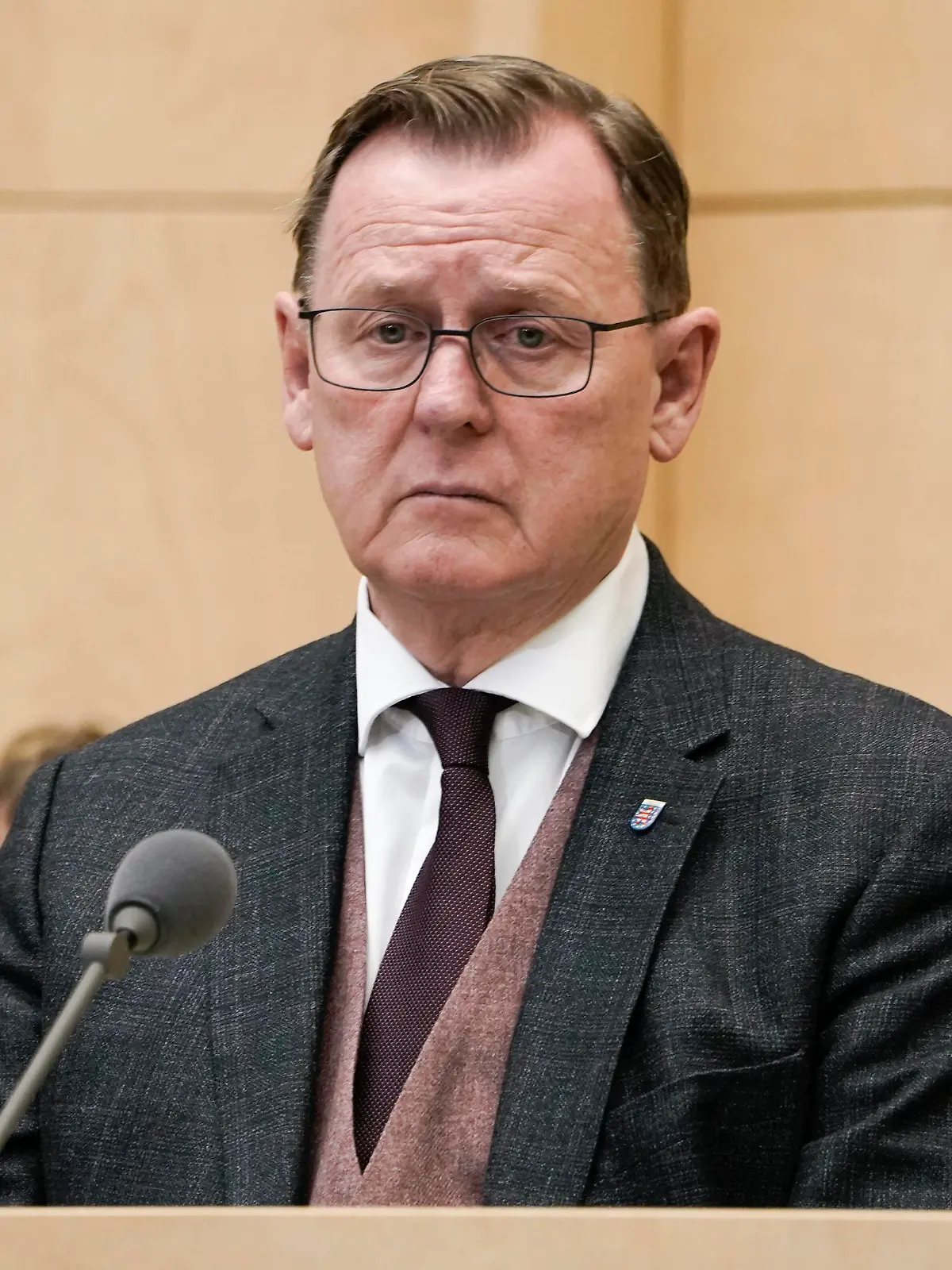 1013. Bundesratssitzung Aktuell, 10.12.2021, Berlin, Ministerpraesident Bodo Ramelow Die Linke von Thueringen im Plenarsaal bei der 1013. Sondersitzung Gesetz zur Aenderung des Infektionsschutzgesetzes und weiterer Gesetze anlässlich der Aufhebung der Feststellung der epidemischen Lage von nationaler Tragweite im Bundesrat in Berlin Berlin Berlin Deutschland *** 1013 Bundesrat session Current, 10 12 2021, Berlin, Prime Minister Bodo Ramelow The Left of Thuringia in the plenary hall at the 1013 special session Act to amend the Infection Protection Act and other laws on the occasion of the repeal of the determination of the epidemic situation of national scope in the Bundesrat in Berlin Berlin Germany 