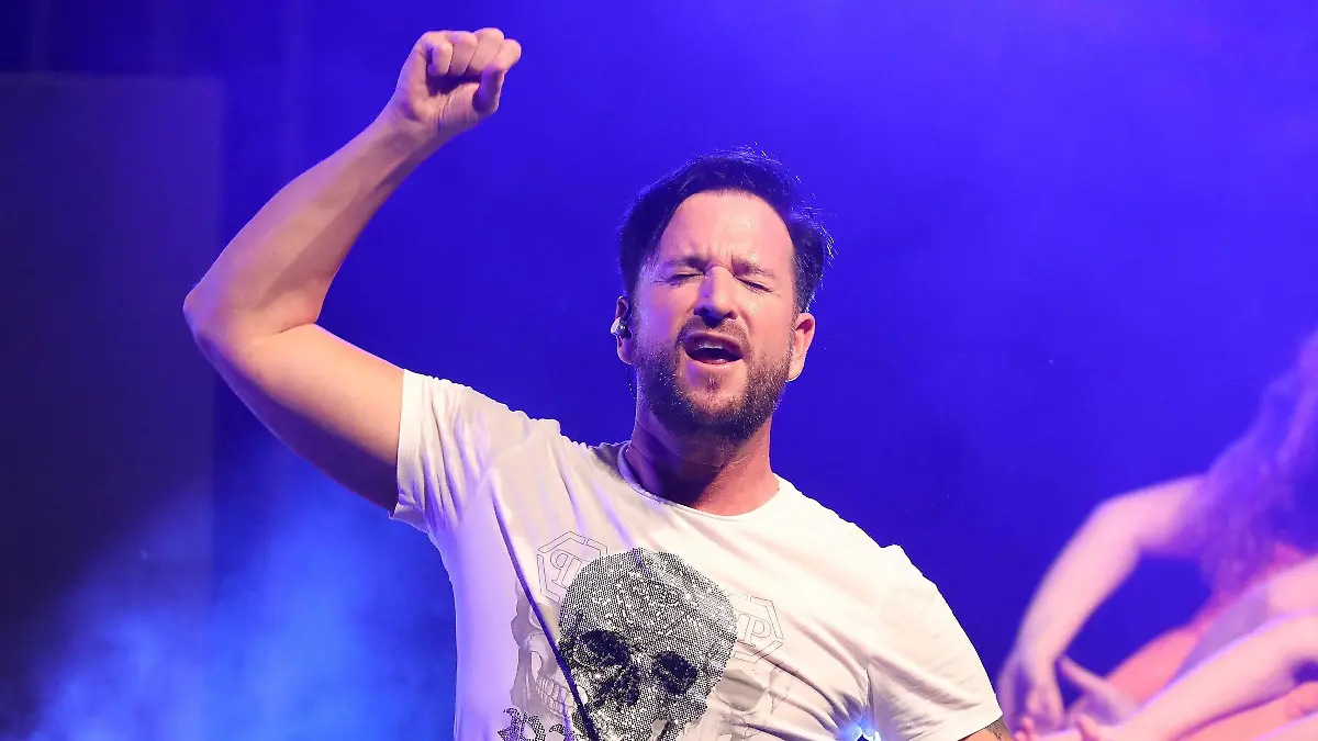Michael Wendler - Live in Concert XXL - am 28.09.2019 in der Turbinenhalle in Oberhausen Michael Wendler steht am 28.09.2019 in der Turbinenhalle in Oberhausen auf der Bühne. *** Michael Wendler Live in Concert XXL on 28 09 2019 in the Turbinenhalle in Oberhausen Michael Wendler on stage on 28 09 2019 in the Turbinenhalle in Oberhausen xTSx