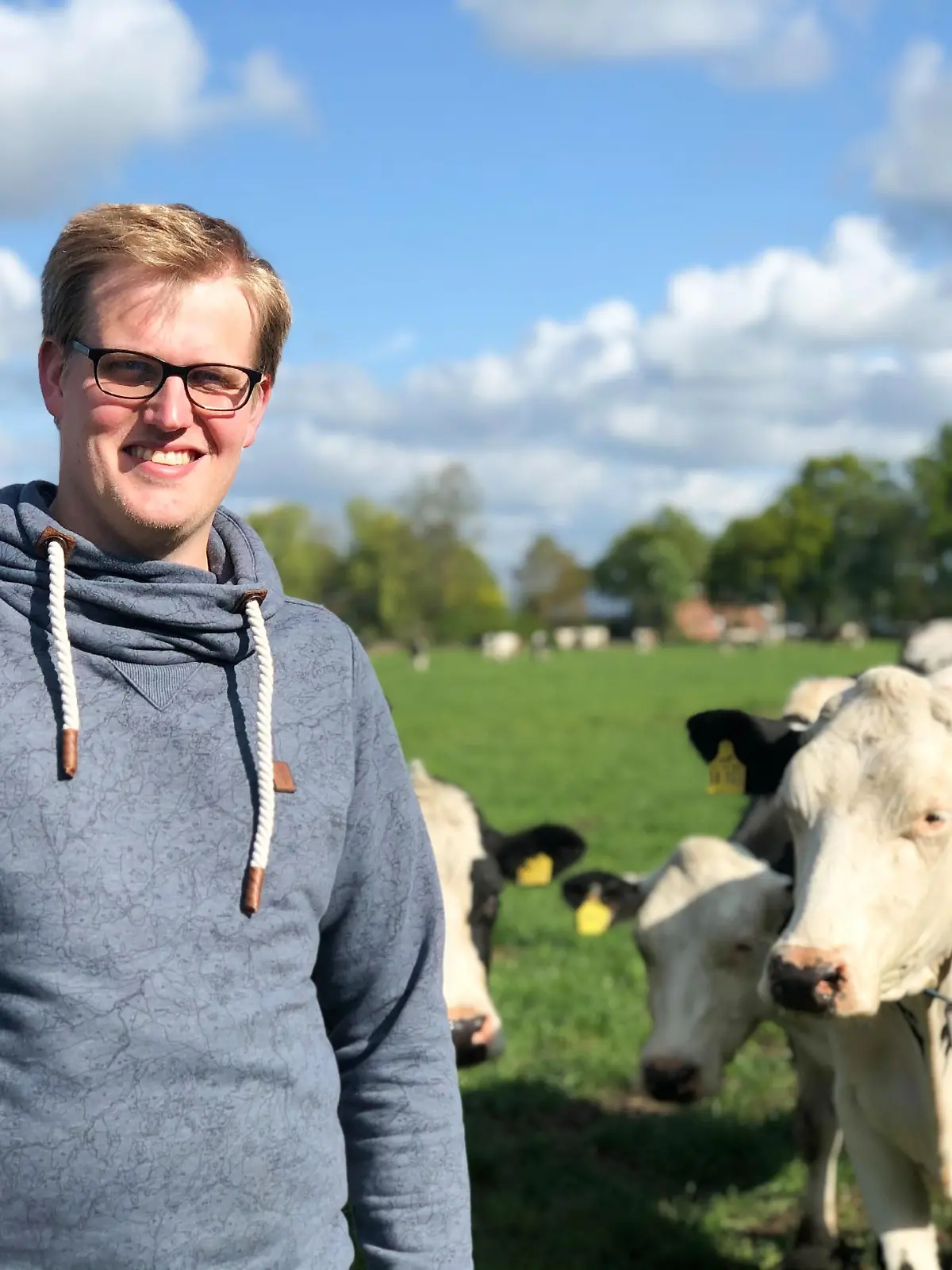 Ackerbauer und Milchviehwirt Simon (26, Landkreis Cloppenburg)
+++ Die Verwendung des sendungsbezogenen Materials ist nur mit dem Hinweis und Verlinkung auf TVNOW gestattet. +++