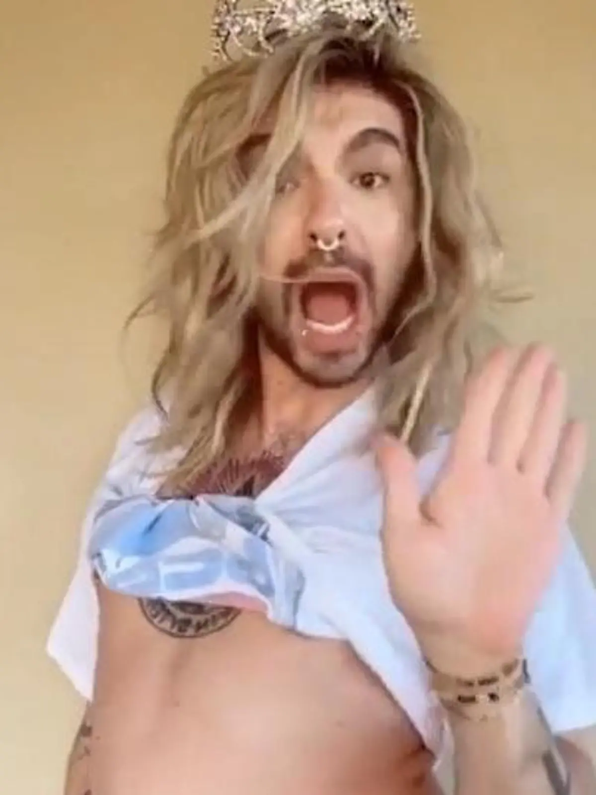Bill Kaulitz in seinem neuen TikTok-Video