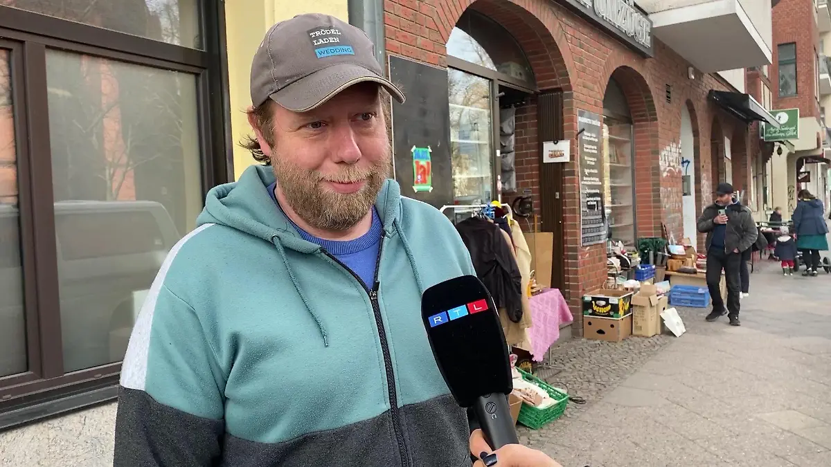 Sven Dittrich von der Initiative "Wir am Leo" will, dass der Platz wieder ein Ort für alle wird.