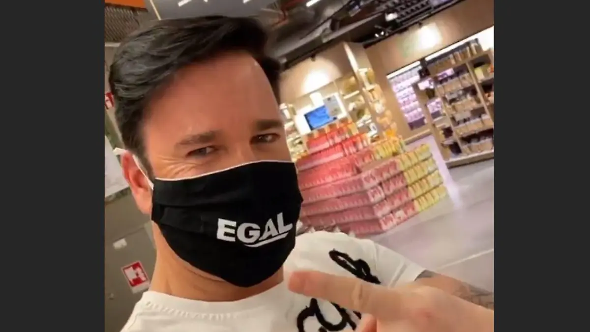 Der Wendler trägt jetzt eine „eegaal“-Maske