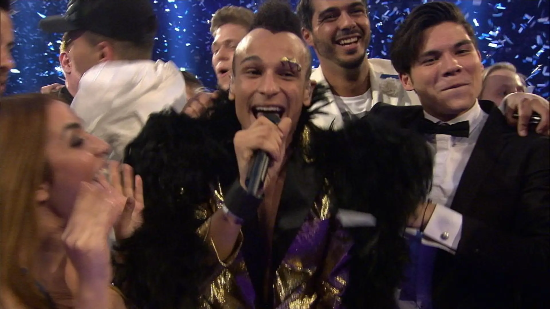 Prince Damien singt den Siegersong "Glücksmoment" DSDS 2016: Das Finale