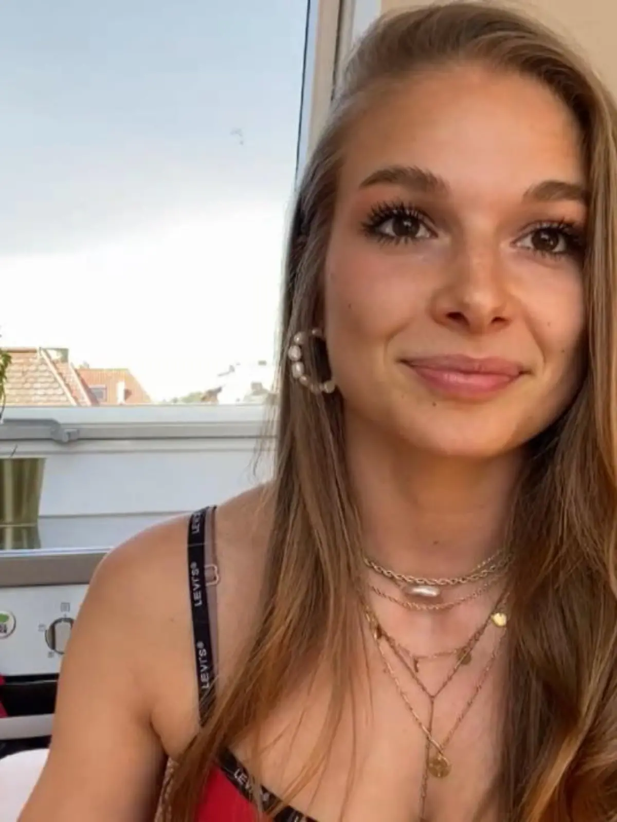 Bild zu: "So geht es ihr nach dem Nackt-Posting"