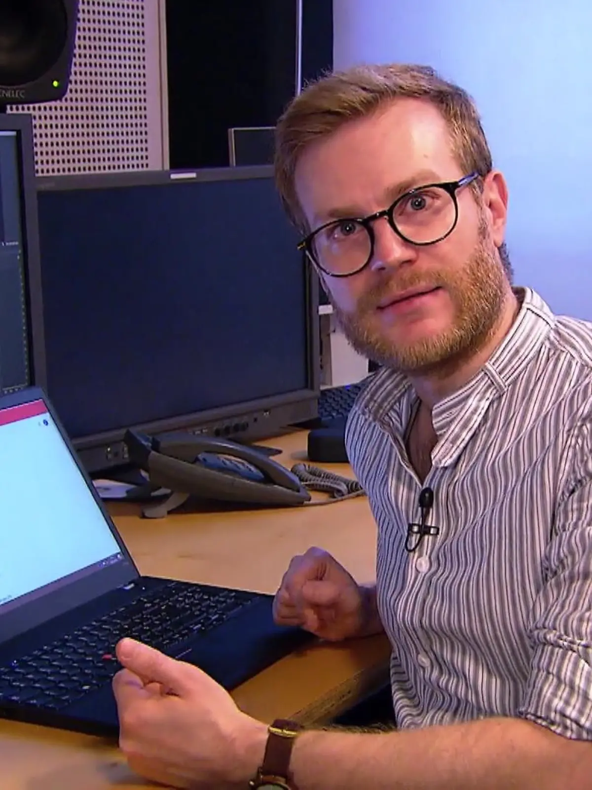RTL-Reporter Dominique Fleckinger besucht undercover ein sogenanntes Konversionsseminar in Weigersdorf. Leiter ist Bernhard Ritter, der diesen Kurs seit 35 Jahren gibt. Wie er versucht Homosexualität zu problematisieren, zeigen wir im Video.