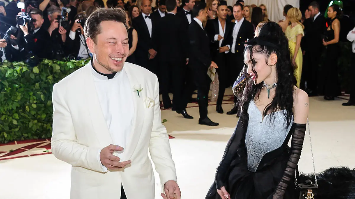 So kamen Grimes und Elon Musk auf den seltsamen Namen für ihr Baby