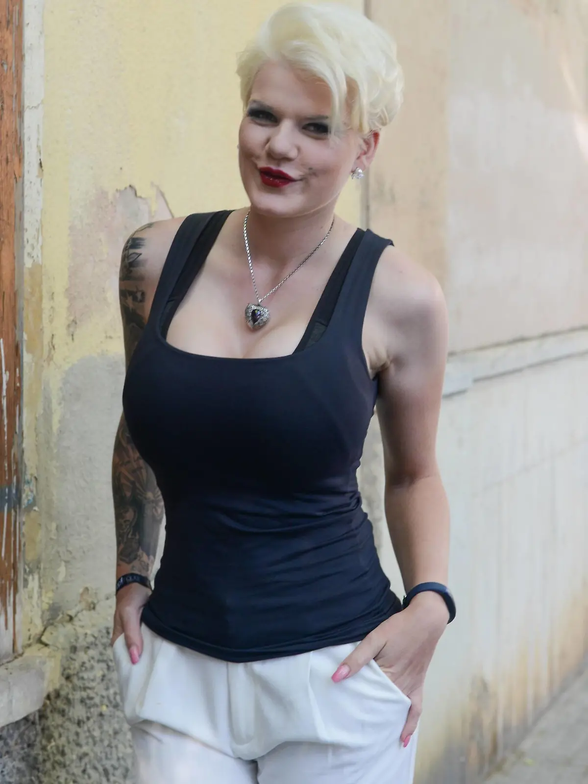 Melanie Müller (Erotikmodel, Reality-TV-Darstellerin, Dschungelkönigin und Schlagersängerin) als Zuschauerin im Publikum, Palma de Mallorca, Spanien, 12.05.2016 - Finale von GNTM 2016, Finale von GNTM 2016, xklx

Melanie Mueller Erotic Model Reality TV Actress Jungle Queen and Pop singer as Spectator in crowd Palma de Mallorca Spain 12 05 2016 Final from GNTM 2016 Final from GNTM 2016 xklx  