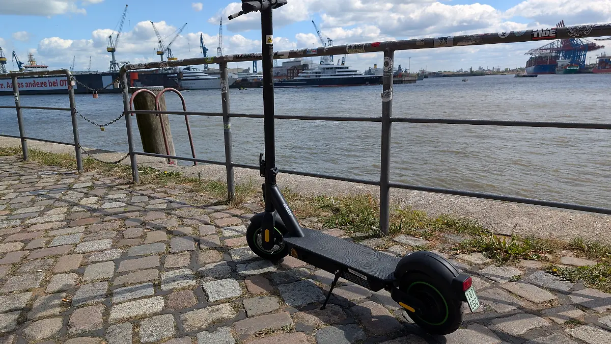Acer Series5 Advance E-Scooter