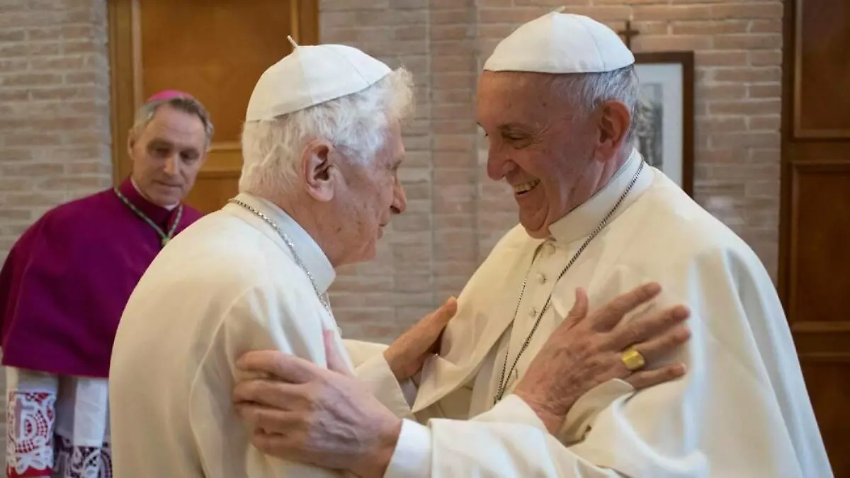 So stehen Benedikt XVI. und Franziskus wirklich zueinander