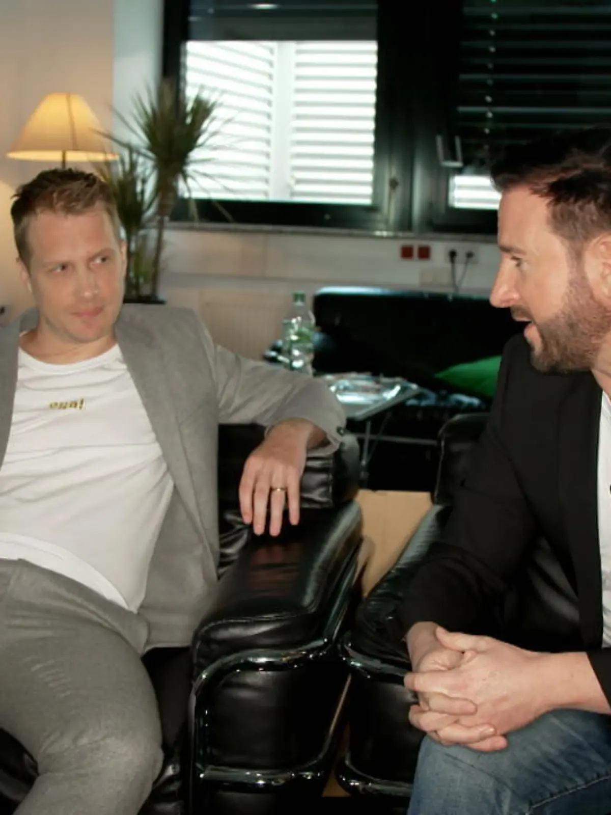 Bild zu: "Wendler lädt Pocher zur Hochzeit ein"