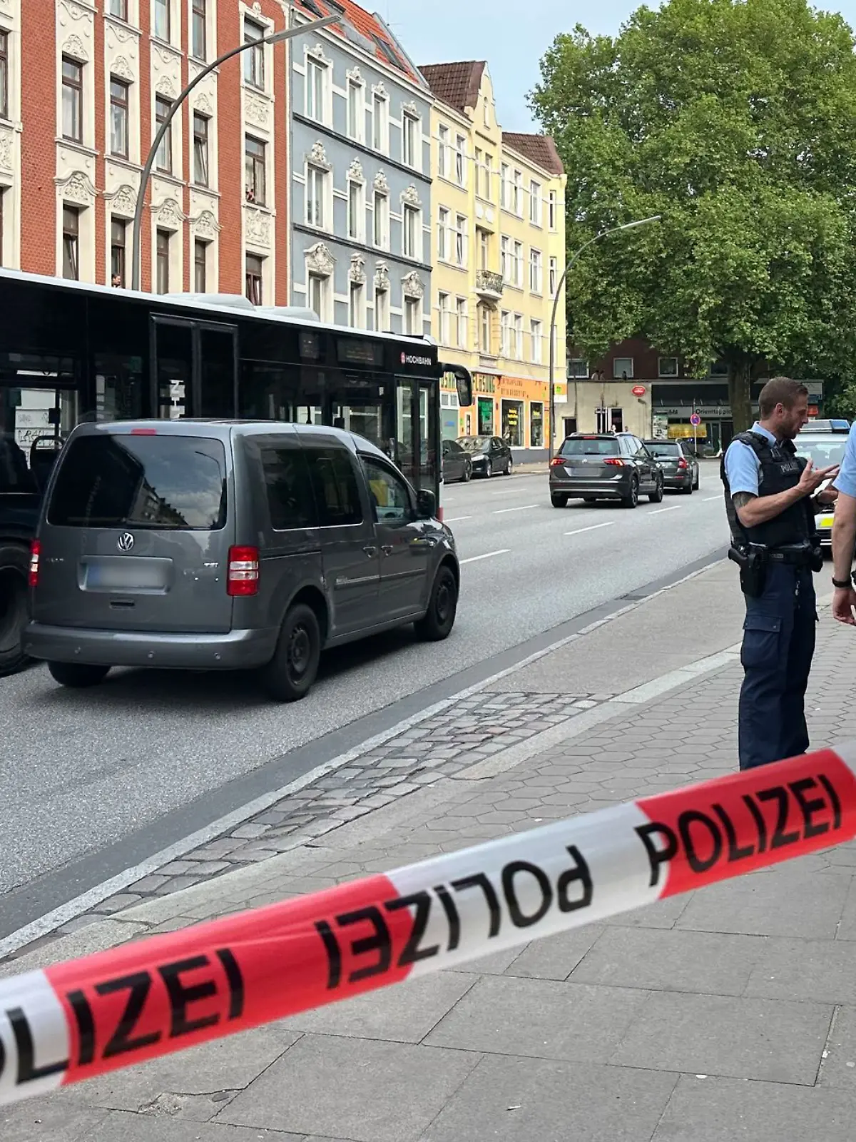 Bild zu: "Messer-Alarm in Linienbus in Hamburg "