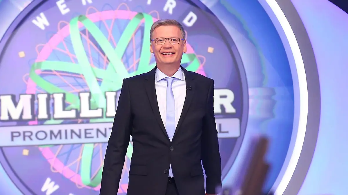 Showtime für den guten Zweck! Mit Herz und Verstand spielen mutige Stars bei Günther Jauch um die Million und alles ist drin. Im Rahmen des RTL Spendenmarathons präsentiert der Mann für Millionen das "Wer wird Millionär? - Prominenten-Special".
