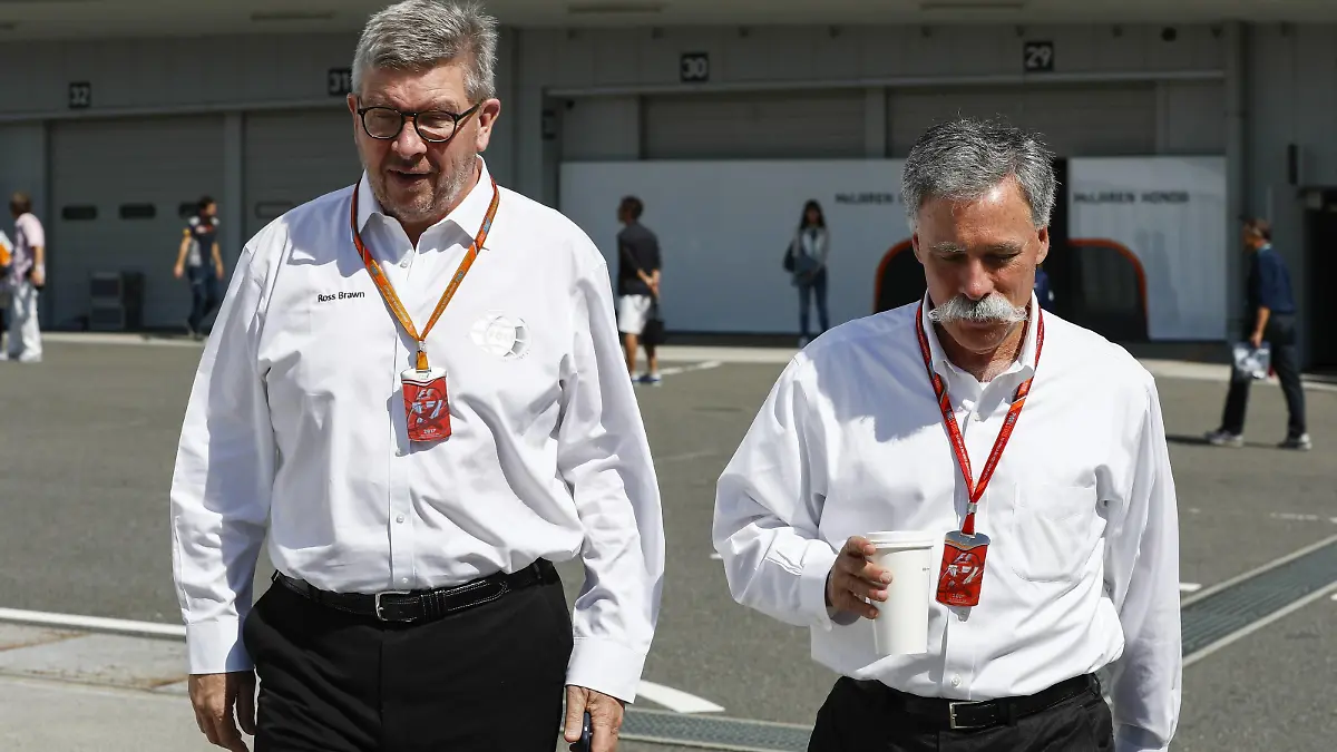 Suzuka Circuit, Japan. Sunday 08 October 2017. Ross Brawn, Managing Director of Motorsports, FOM, and Chase Carey, Chairman, Formula One. World _X4I7285 PUBLICATIONxINxGERxSUIxAUTxHUNxONLY  