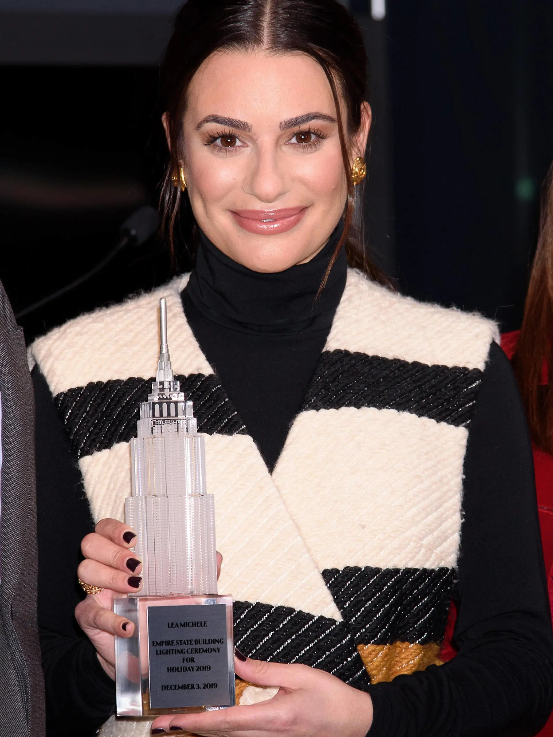  December 3, 2019, New York, New York, United States: Actress Lea Michele turns on the 2019 Holiday Light Show at The Empire State Building on December 03, 2019 in New York City New York United States PUBLICATIONxINxGERxSUIxAUTxONLY - ZUMAny1 20191203zafny1008 Copyright: xJanetxMayerx
