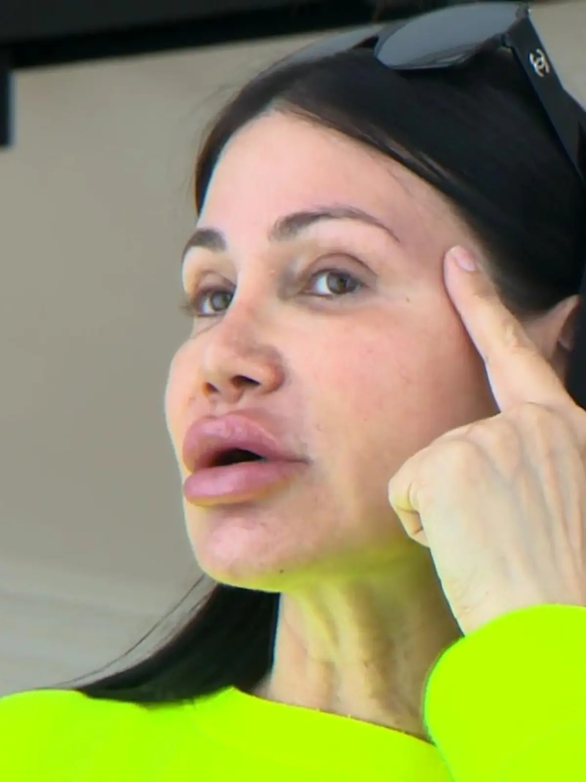 Djamila Rowe geht zum Beauty Doc
