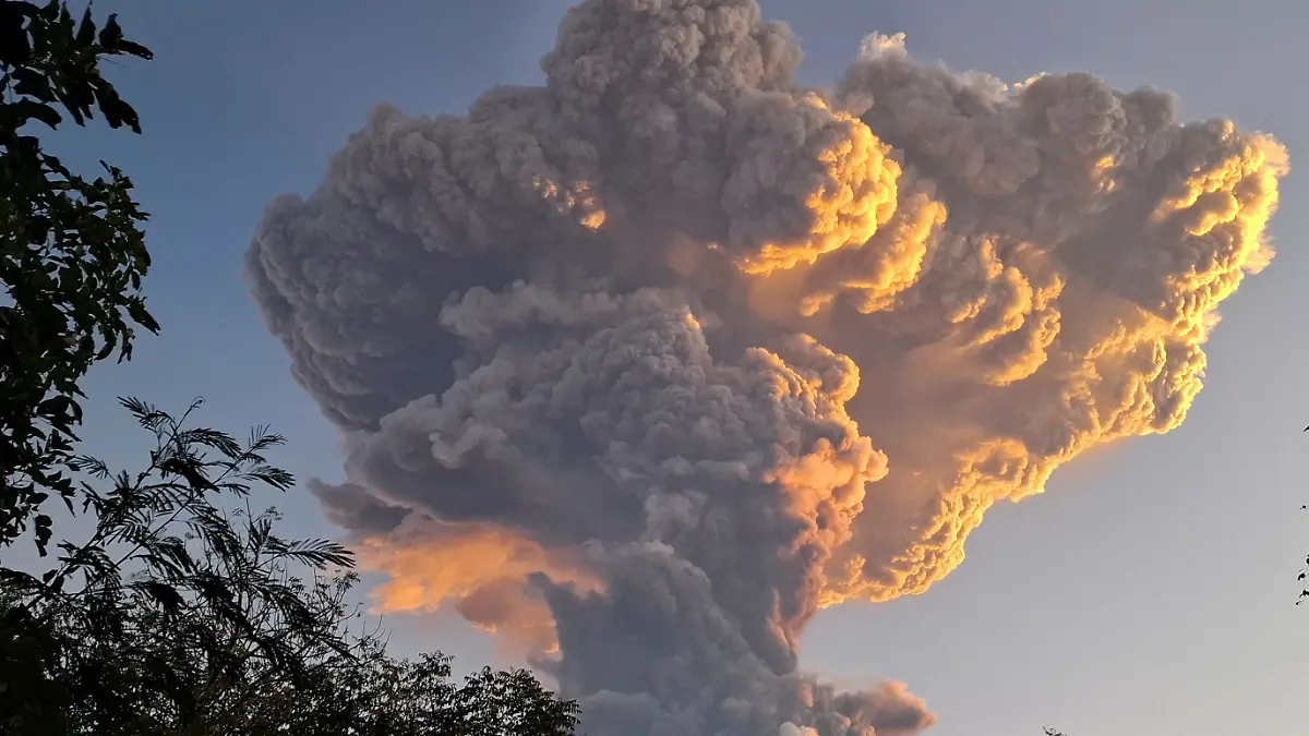 Vukanausbruch auf indonesischer Insel Flores 