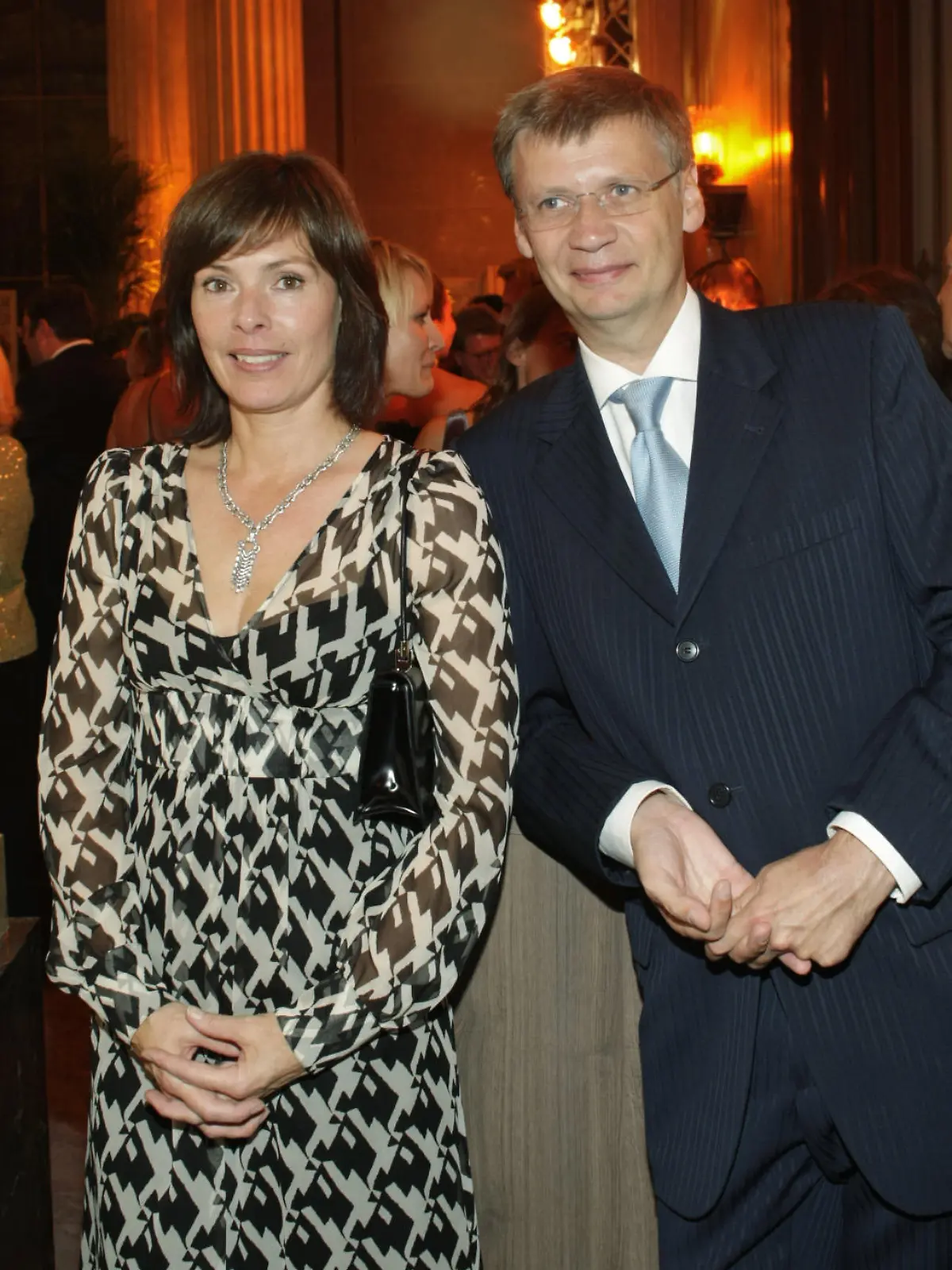 Der TV-Moderator Günther Jauch und seine Ehefrau Thea sind am Freitag (31.08.2007) in Berlin zu Gast beim Deutsch-Russischen Sommerballs für Wirtschaft, Politik und Kultur. Die Veranstaltung fand zum sechsten Mal auf dem Gelände der Russischen Botschaft Unter den Linden statt. Foto: Soeren Stache dpa/lbn +++(c) dpa - Bildfunk+++