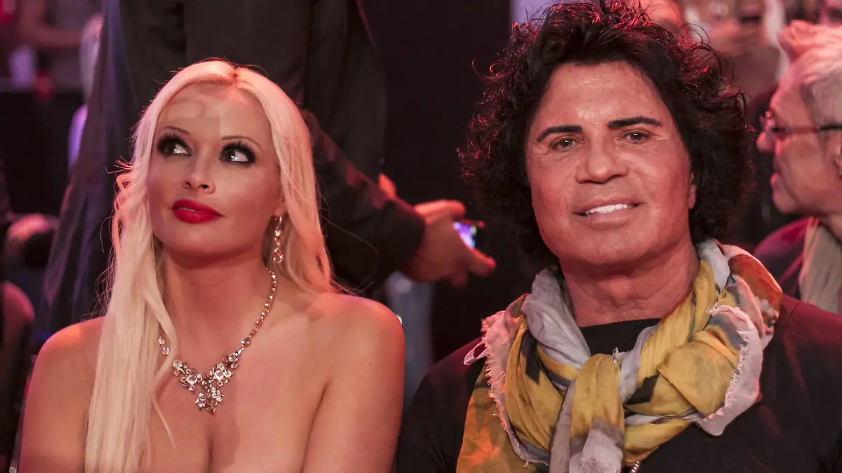 Bilder des Tages Daniela Katzenberger, Costa Cordalis bei Das große ProSieben Promiboxen am 27.09.2014 im Castello in Düsseldorf. Das große ProSieben Promiboxen in Düsseldorf  
