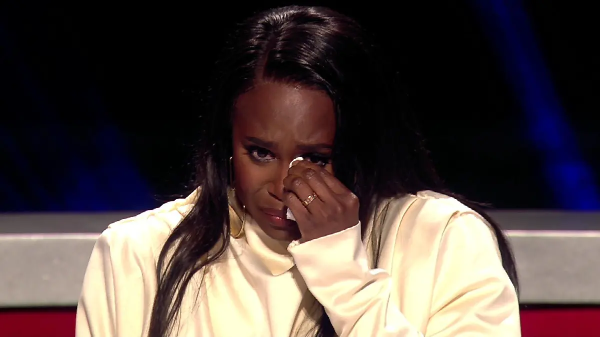 Motsi Mabuse kann ihre Gefühle bei Tijan Njies "Magic Moment" nicht verbergen.