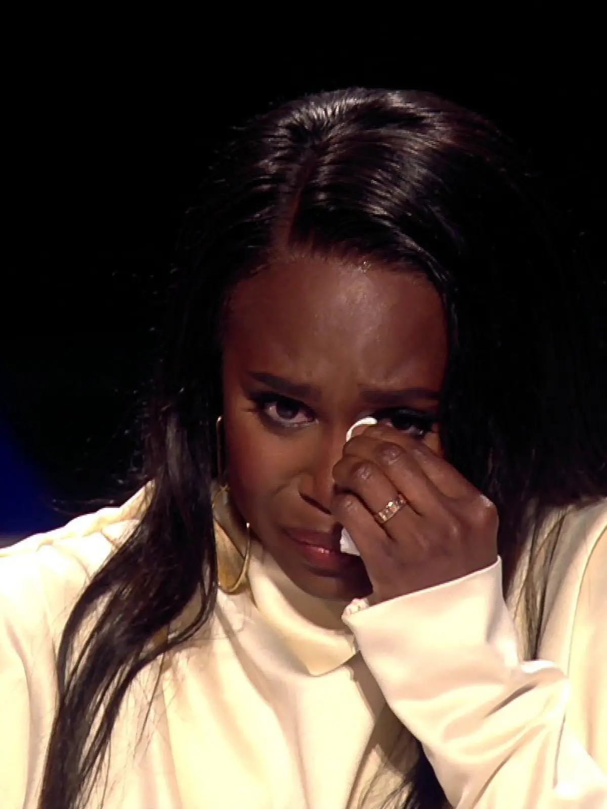 Motsi Mabuse kann ihre Gefühle bei Tijan Njies "Magic Moment" nicht verbergen.