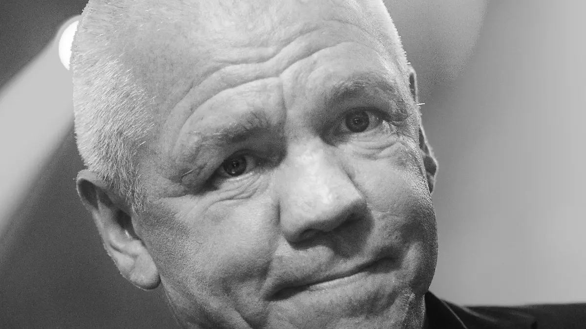 ARCHIV - 05.09.2015, Sachsen, Dresden: Boxen: Profis: WBA-WM Halbschwergewicht: Der ehemalige Boxer Graciano "Rocky" Rocchigiani ist am 05.09.2015 zu Gast bei WBA-WM im Halbschwergewicht. (zu dpa: "Ex-Boxweltmeister Rocchigiani stirbt bei Verkehrsunfall in Italien vom 02.10.2018) Foto: Arno Burgi/dpa-Zentralbild/dpa +++ dpa-Bildfunk +++